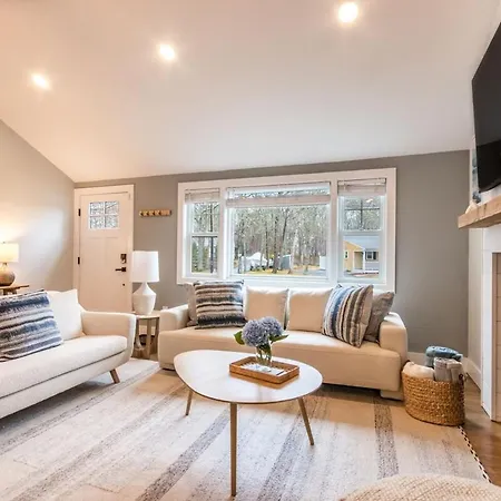 Cape Diem- Home In West Hyannisport